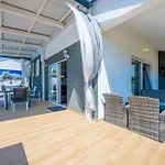 Willa Beauty With Heated Pool And Jacuzzi