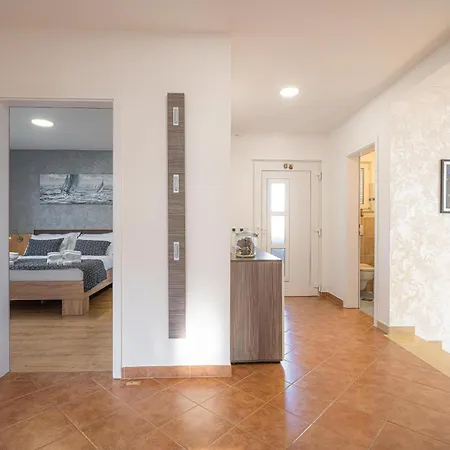 Vila Beauty With Heated Pool And Jacuzzi *