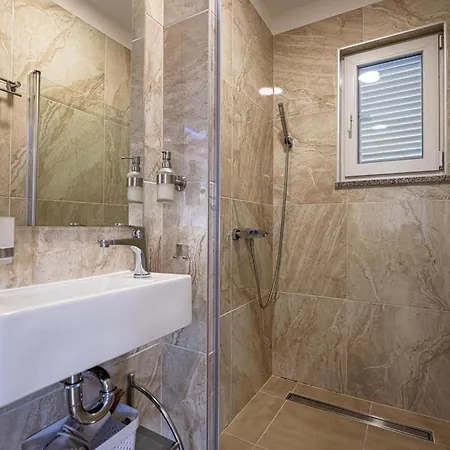 Villa Beauty With Heated Pool And Jacuzzi