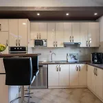 Beauty With Heated Pool And Jacuzzi Vila